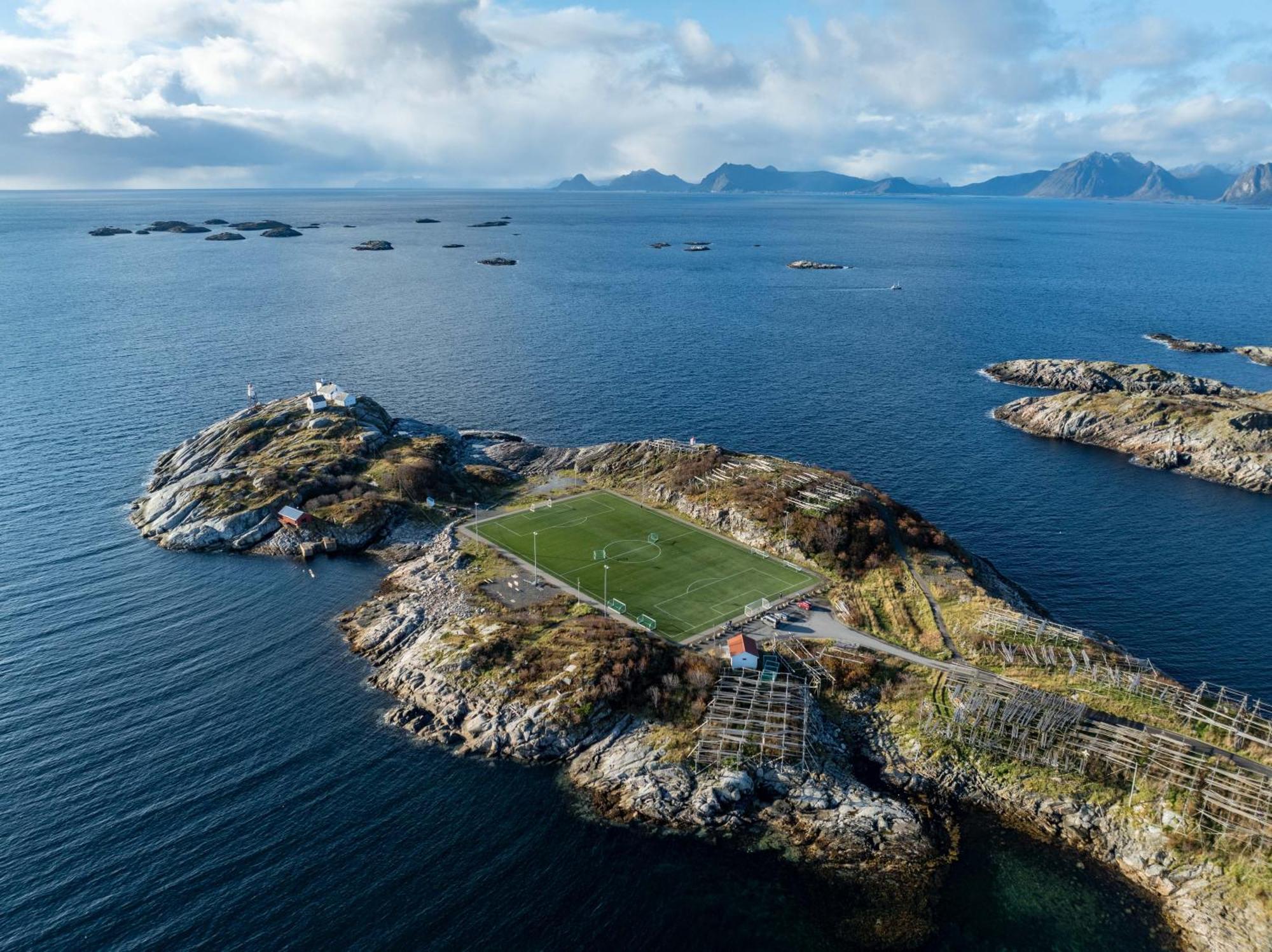New And Modern Apartment In Henningsvær Exterior photo